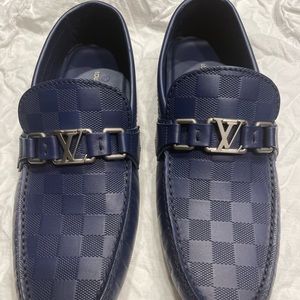 New LV mens loafers size 8.5 US